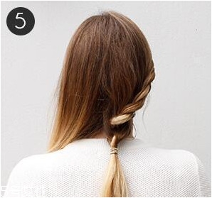 女式油頭發(fā)型怎么弄 頭發(fā)油怎么扎頭發(fā) 女式油頭發(fā)型怎么弄 頭發(fā)油怎么扎頭發(fā)