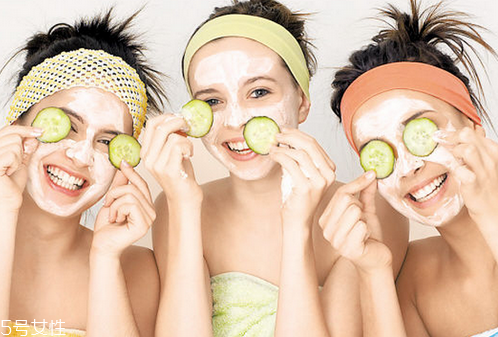 春雨面膜和ahc面膜哪個好用 ahc和春雨面膜區(qū)別對比 春雨面膜和ahc面膜哪個好用 ahc和春雨面膜區(qū)別對比