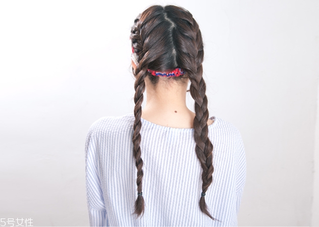 發(fā)帶怎么戴 中長發(fā)怎么用發(fā)帶編發(fā) 發(fā)帶怎么戴 中長發(fā)怎么用發(fā)帶編發(fā)