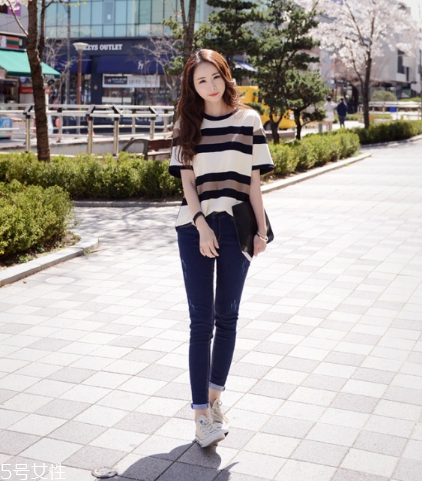 寬松t恤配什么褲子？寬松t恤搭配褲子圖片