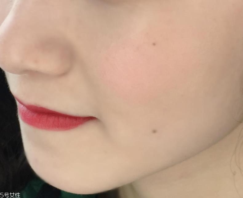 three腮紅13號顯黑嗎 three橘色腮紅上臉圖 three腮紅13號顯黑嗎 three橘色腮紅上臉圖