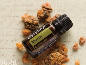 沒(méi)藥精油可以滴在內(nèi)褲上嗎？沒(méi)藥精油滴在內(nèi)褲上的好處