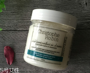 沙龍洗護和日化洗護的區(qū)別在哪 沙龍線和日化線的區(qū)別 沙龍洗護和日化洗護的區(qū)別在哪 沙龍線和日化線的區(qū)別