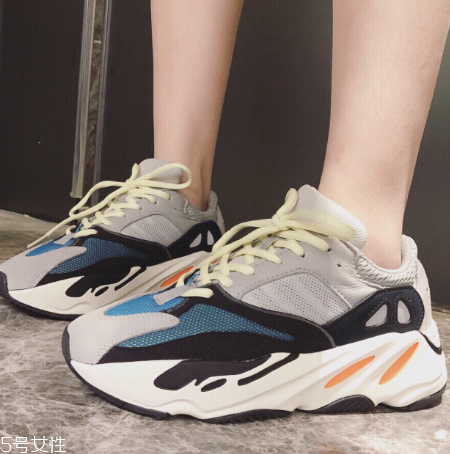 yeezy 700偏碼嗎？yeezy 700碼數(shù)正常嗎
