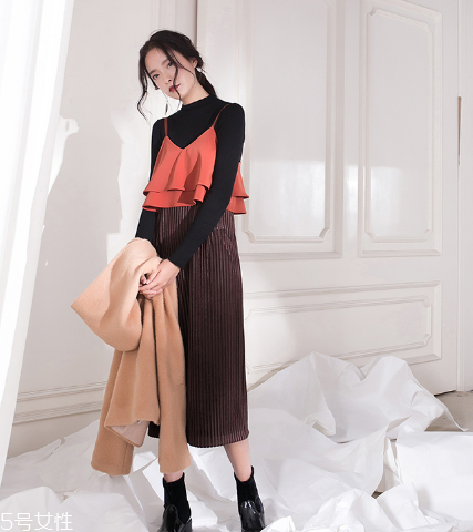 熒光色怎么搭配不顯黑？熒光色衣服搭配竅門(mén)