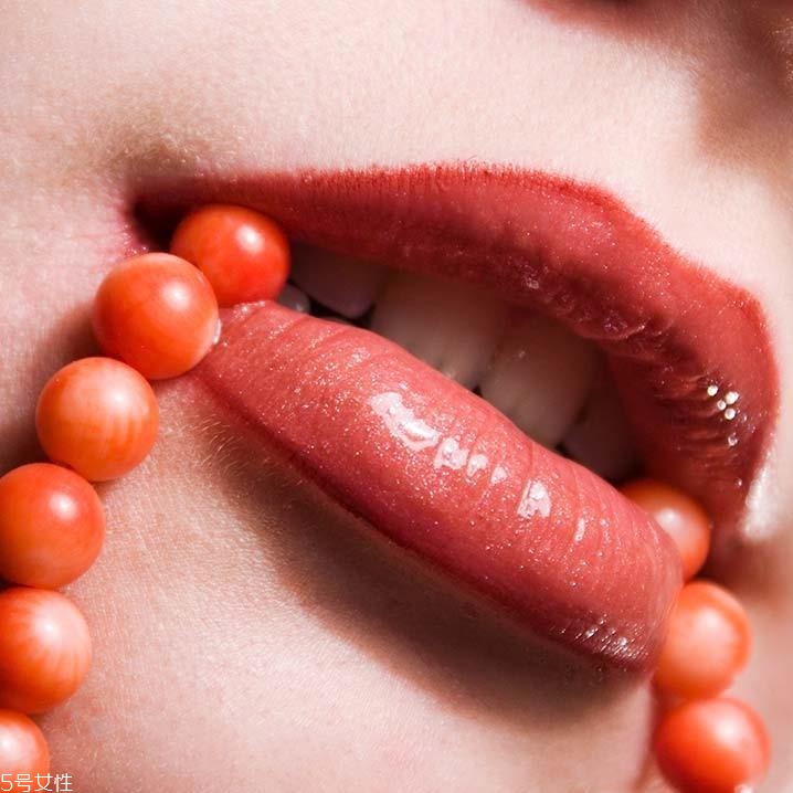 第一支口紅買什么 新手買口紅根據(jù)三點(diǎn)挑 第一支口紅買什么 新手買口紅根據(jù)三點(diǎn)挑