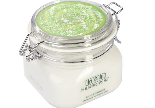 夏天敷面膜的好處 夏天敷面膜注意事項(xiàng) 夏天敷面膜的好處 夏天敷面膜注意事項(xiàng)