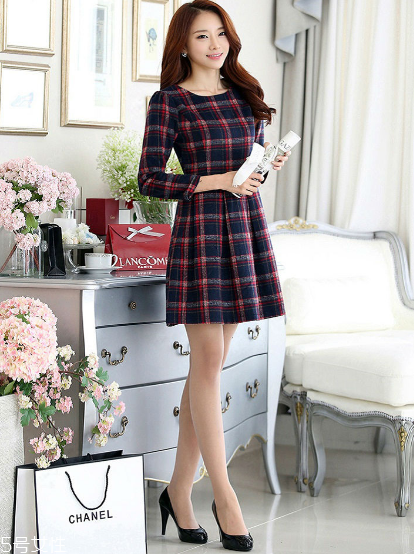 格子連衣裙搭配什么鞋子？格子連衣裙搭配技巧