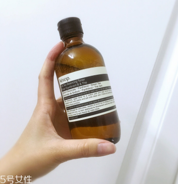 伊索綠茶平衡調理液和無油精華露哪個好 伊索綠茶平衡調理液和無油精華露哪個好