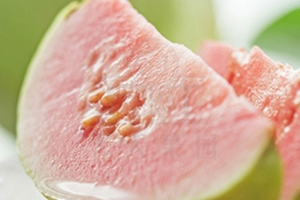 紅心芭樂怎么吃？紅心芭樂可以吃皮嗎