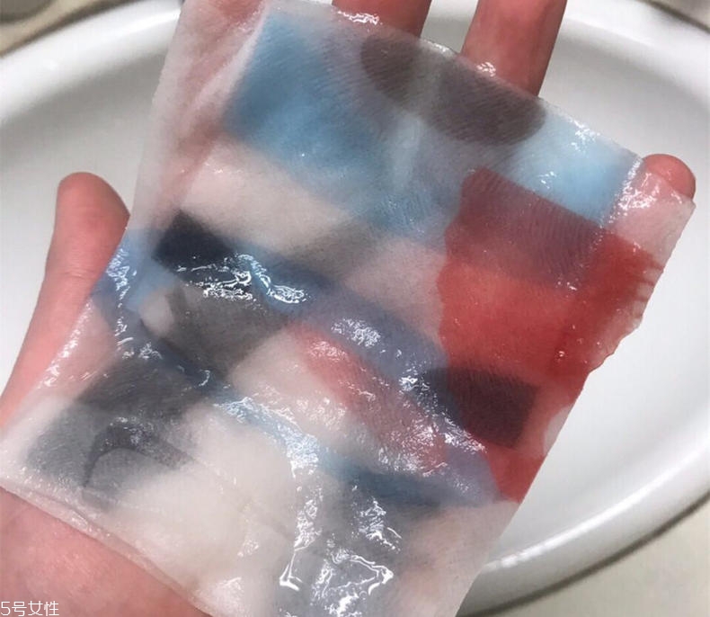 pure smile藝妓臉譜面膜有幾個(gè)版本？適合敏感肌嗎？