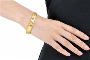 周生生六字真言手鐲多少錢？周生生六字大明咒手鐲價(jià)位