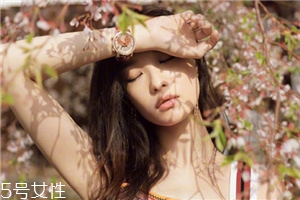 敷面膜后還用護(hù)膚品嗎 敷面膜臉疼怎么回事 敷面膜后還用護(hù)膚品嗎 敷面膜臉疼怎么回事