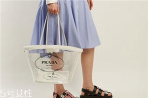 prada pvc塑料透明包多少錢？prada透明塑料包價(jià)格
