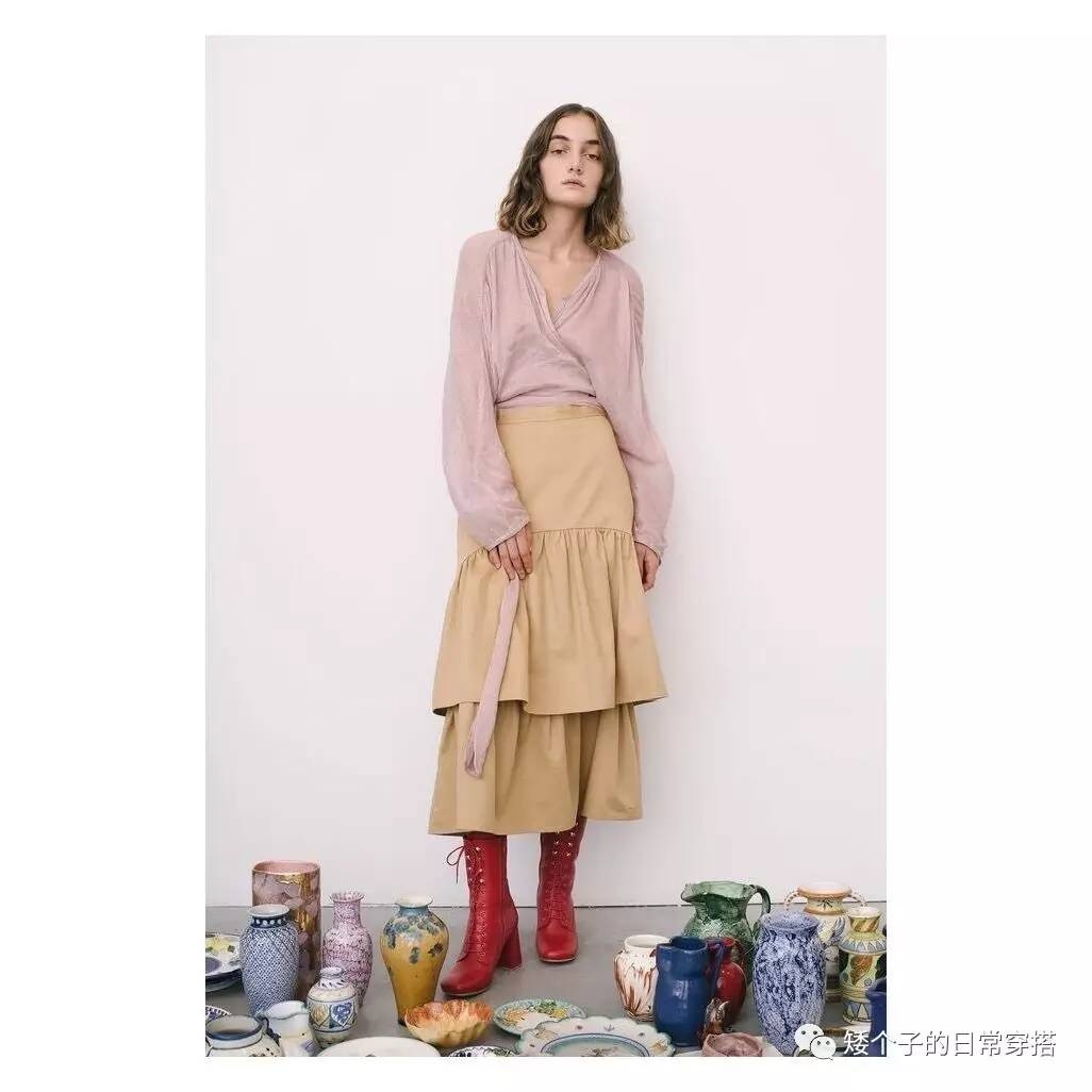 大紅色衣服好看嗎 大紅色衣服搭配圖片女 大紅色衣服好看嗎 大紅色衣服搭配圖片女