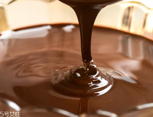 巧克力糖漿怎么做？巧克力糖漿可以做什么？