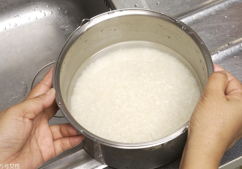 米飯?jiān)趺粗蠛贸?5個煮米飯好吃的技巧