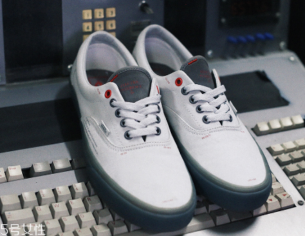 vans聯(lián)名c2h4太空零重力系列板鞋發(fā)售時間_多少錢？