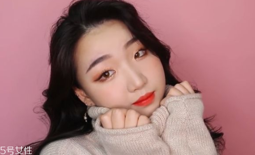 珊瑚色腮紅配什么口紅 珊瑚色腮紅妝容效果圖 珊瑚色腮紅配什么口紅 珊瑚色腮紅妝容效果圖