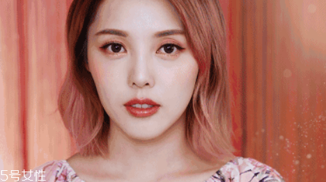 珊瑚色腮紅配什么眼影 珊瑚色腮紅搭什么眉毛顏色 珊瑚色腮紅配什么眼影 珊瑚色腮紅搭什么眉毛顏色