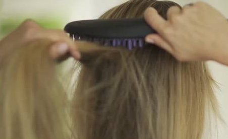 直發(fā)梳哪個牌子好？好用的直發(fā)梳推薦