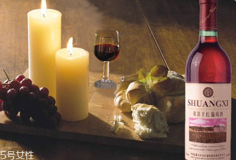 干紅葡萄酒可以放糖嗎 葡萄酒哪種比較甜 干紅葡萄酒可以放糖嗎 葡萄酒哪種比較甜