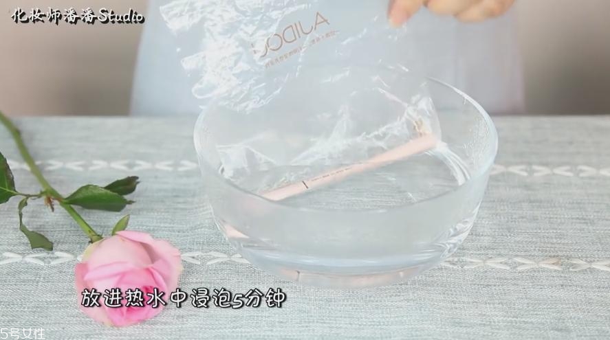 碎眼影怎么修復(fù) 眼影摔碎了怎么辦 碎眼影怎么修復(fù) 眼影摔碎了怎么辦