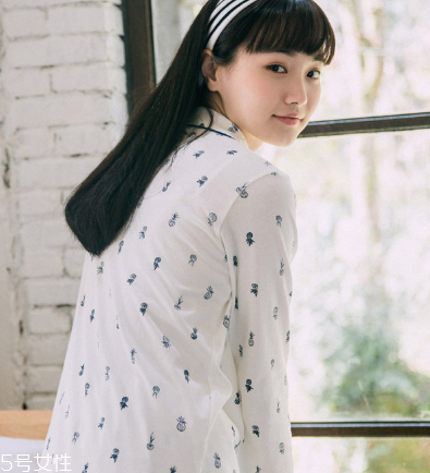 睡衣大點(diǎn)好還是小點(diǎn)好？睡衣買大的還是小的