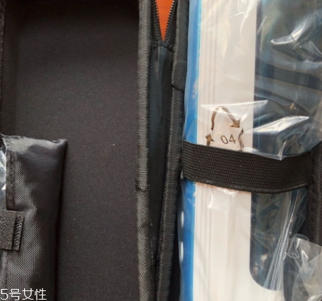 沖牙器和牙線哪個(gè)好？沖牙器和牙線的優(yōu)缺點(diǎn)