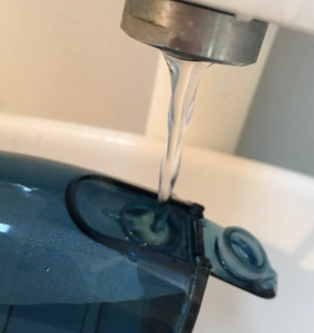 沖牙器和電動牙刷哪個好？沖牙器和電動牙刷對比