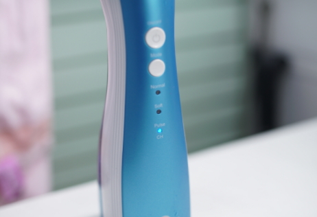 沖牙器和電動牙刷哪個好？沖牙器和電動牙刷對比