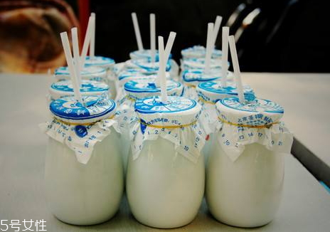 老北京酸奶多少錢一罐 老北京酸奶保質(zhì)期多久 老北京酸奶多少錢一罐 老北京酸奶保質(zhì)期多久