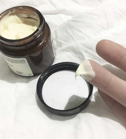 aesop伊索香芹籽精華和蜜柑水潤(rùn)乳霜適合膚質(zhì) aesop伊索香芹籽精華和蜜柑水潤(rùn)乳霜適合膚質(zhì)