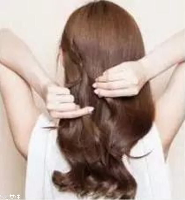 公主編發(fā)圖片簡(jiǎn)單漂亮 公主編發(fā)教程圖解步驟 公主編發(fā)圖片簡(jiǎn)單漂亮 公主編發(fā)教程圖解步驟