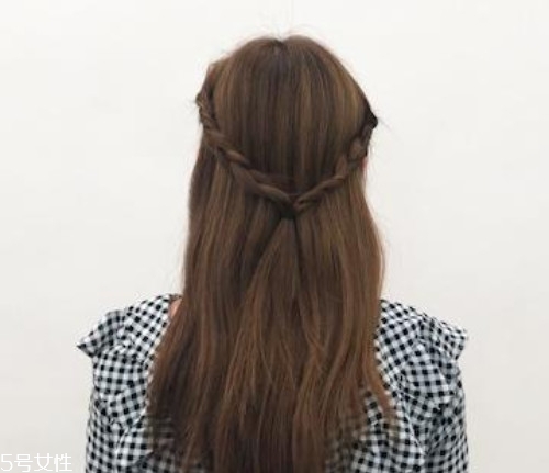 公主編發(fā)圖片簡(jiǎn)單漂亮 公主編發(fā)教程圖解步驟 公主編發(fā)圖片簡(jiǎn)單漂亮 公主編發(fā)教程圖解步驟