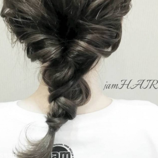 公主編發(fā)圖片簡(jiǎn)單漂亮 公主編發(fā)教程圖解步驟 公主編發(fā)圖片簡(jiǎn)單漂亮 公主編發(fā)教程圖解步驟