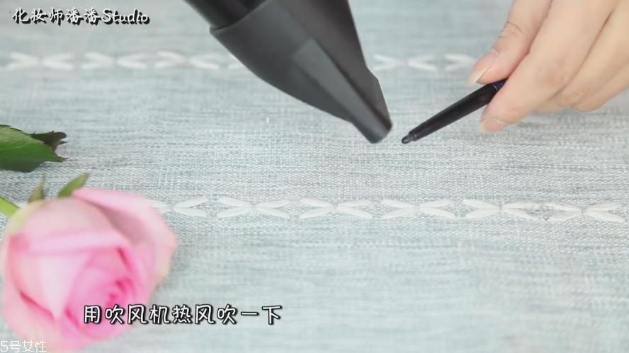 碎眼影怎么修復(fù) 眼影摔碎了怎么辦 碎眼影怎么修復(fù) 眼影摔碎了怎么辦