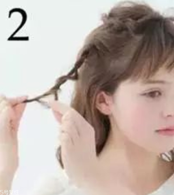 公主編發(fā)圖片簡(jiǎn)單漂亮 公主編發(fā)教程圖解步驟 公主編發(fā)圖片簡(jiǎn)單漂亮 公主編發(fā)教程圖解步驟