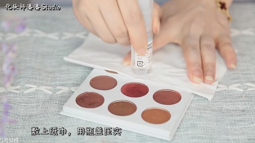 碎眼影怎么修復(fù) 眼影摔碎了怎么辦 碎眼影怎么修復(fù) 眼影摔碎了怎么辦