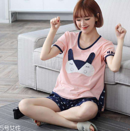 睡衣和睡袍哪個(gè)好？睡衣好還是睡袍好