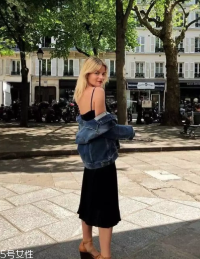 拍照怎么擺姿勢更自然？教你自然慵懶拍照風(fēng)