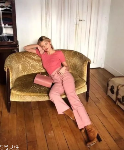 拍照怎么擺姿勢更自然？教你自然慵懶拍照風(fēng)