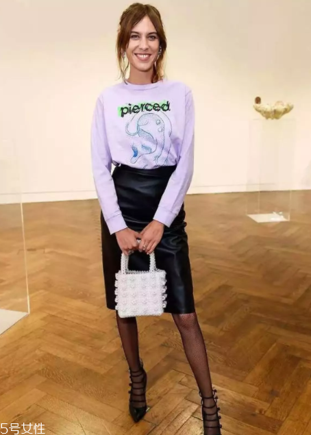 如何穿出高級感 鐘小姐教你高級感穿衣風(fēng) 如何穿出高級感 鐘小姐教你高級感穿衣風(fēng)