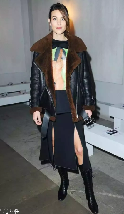 如何穿出高級感 鐘小姐教你高級感穿衣風(fēng) 如何穿出高級感 鐘小姐教你高級感穿衣風(fēng)