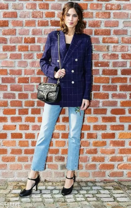 如何穿出高級感 鐘小姐教你高級感穿衣風(fēng) 如何穿出高級感 鐘小姐教你高級感穿衣風(fēng)