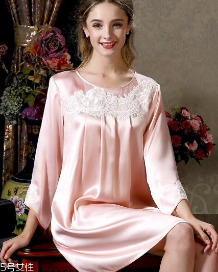 睡衣里面還要穿內(nèi)褲嗎？睡衣里面用不用穿內(nèi)褲