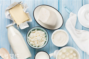 酸奶敷臉可以祛斑嗎 這些水果敷臉祛斑效果最好 酸奶敷臉可以祛斑嗎 這些水果敷臉祛斑效果最好