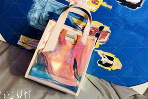 小ck鐳射包尺寸多大？charles keith鐳射包尺寸介紹