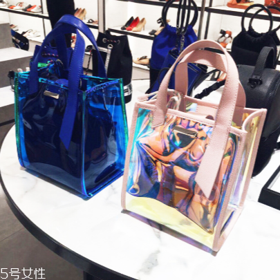 小ck鐳射包在哪里買？charles keith鐳射包在哪能買到