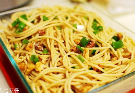 涼面可以放冰箱保存嗎 夏天涼面怎么保存 涼面可以放冰箱保存嗎 夏天涼面怎么保存